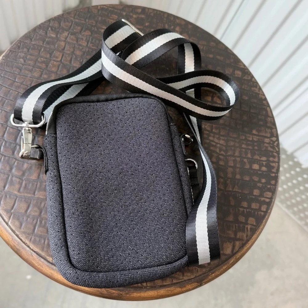 Haute Shore Crossbody Bag Women OS Black Excellent Neoprene Striped Sporty